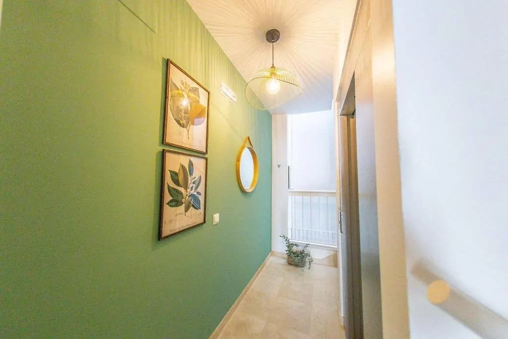 Next To The Mushrooms, Very Bright Penthouse. Seville Apartment