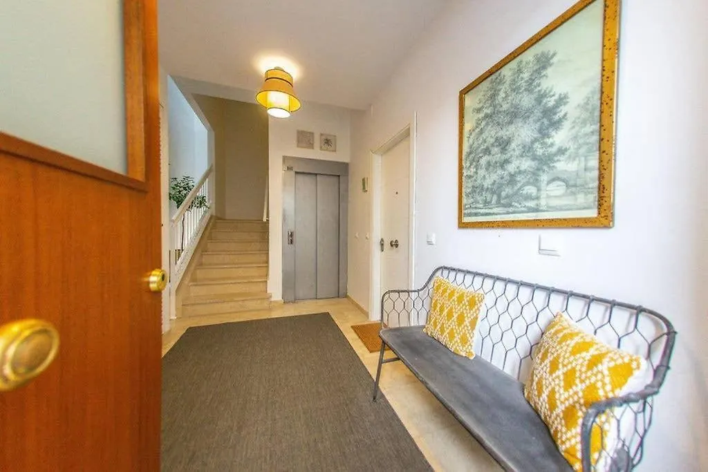 Next To The Mushrooms, Very Bright Penthouse. Sevilla 0*,  İspanya