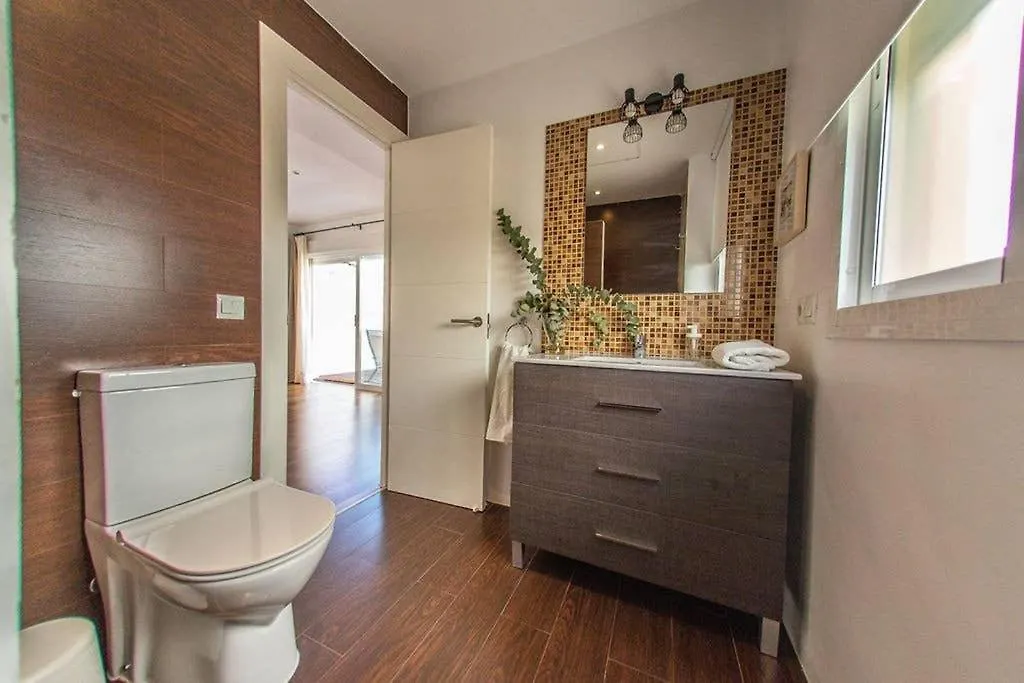 Next To The Mushrooms, Very Bright Penthouse. Sevilla 0*,  İspanya
